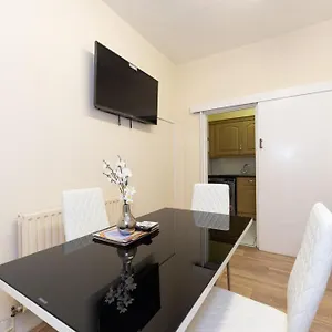 apt-barking-road-comfy-house.brighton-hotels-england.com/