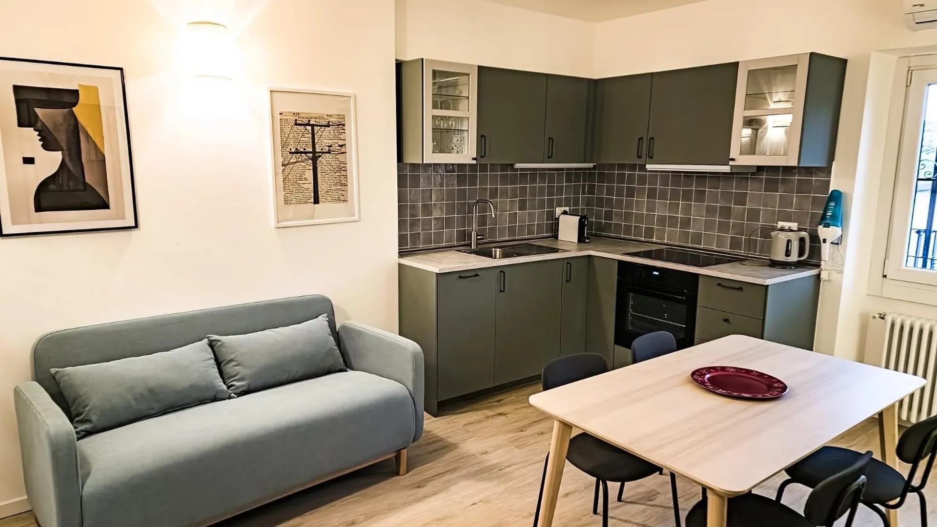 Savona Apartment Mediolan 0*,  Włochy